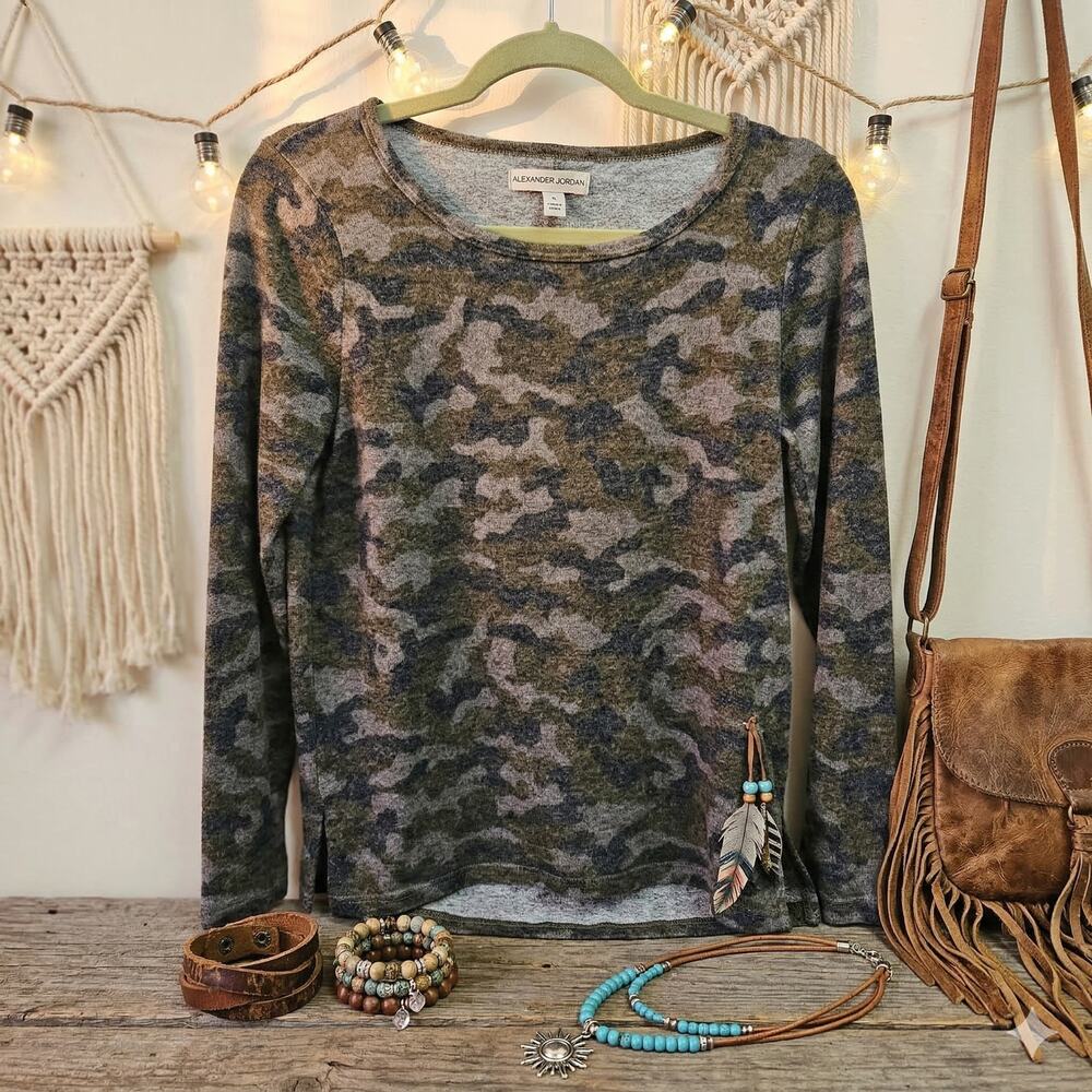 Alexander Jordan Camoflauge Long Sleeve Short Slight Hi Lo Hem Size S